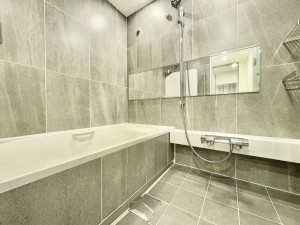 藤沢市鵠沼海岸、中古マンションの風呂画像です