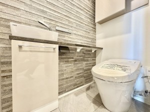 藤沢市鵠沼海岸、中古マンションのトイレ画像です