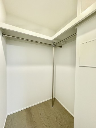 藤沢市鵠沼海岸、中古マンションの収納画像です