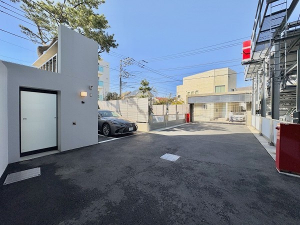 藤沢市鵠沼海岸、中古マンションの駐車場画像です