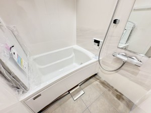 藤沢市鵠沼石上、中古マンションの風呂画像です