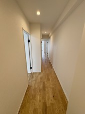 藤沢市鵠沼石上、中古マンションの玄関画像です