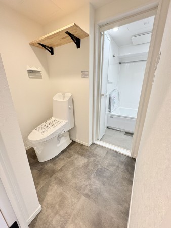 藤沢市鵠沼石上、中古マンションのトイレ画像です