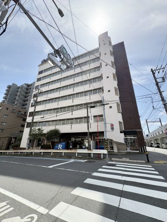 藤沢市鵠沼石上、中古マンションの外観画像です