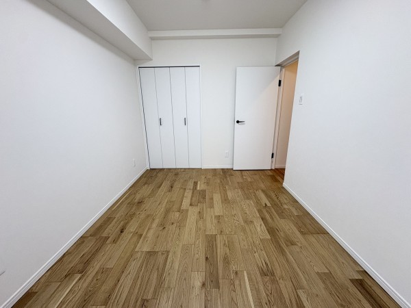 藤沢市鵠沼石上、中古マンションの居間画像です