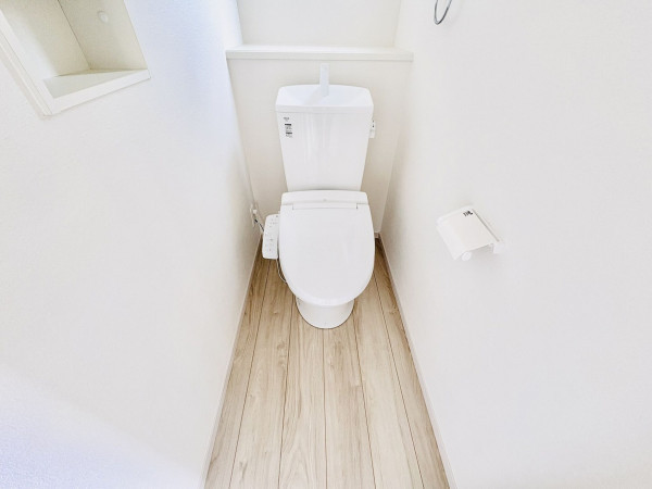 藤沢市大庭、新築一戸建てのトイレ画像です