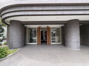 藤沢市藤沢、中古マンションの外観画像です