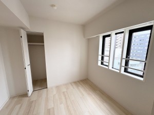 藤沢市藤沢、中古マンションの居間画像です