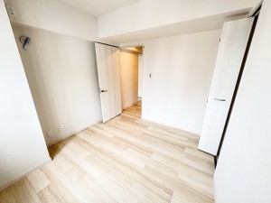 藤沢市藤沢、中古マンションの寝室画像です