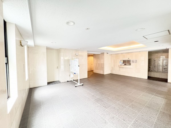 藤沢市藤沢、中古マンションのエントランス画像です