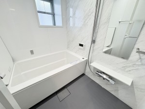 藤沢市鵠沼石上、中古マンションの風呂画像です