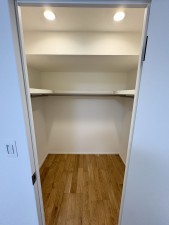 藤沢市鵠沼石上、中古マンションの収納画像です