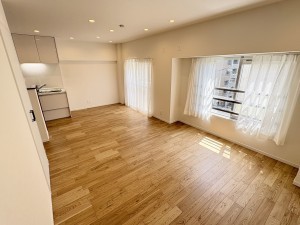 藤沢市鵠沼石上、中古マンションの居間画像です