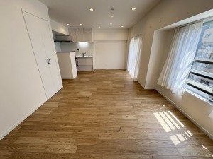 藤沢市鵠沼石上、中古マンションの居間画像です