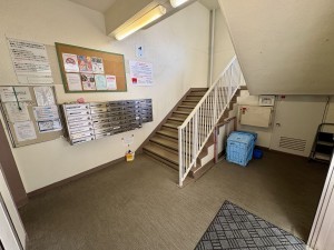 藤沢市鵠沼石上、中古マンションのエントランス画像です