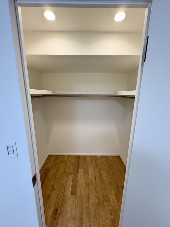 藤沢市鵠沼石上、中古マンションの収納画像です