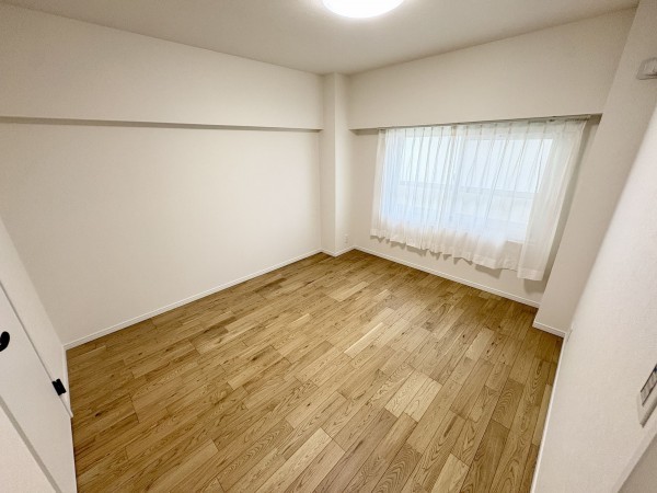 藤沢市鵠沼石上、中古マンションの寝室画像です