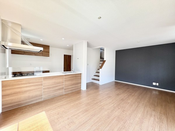 藤沢市善行、新築一戸建ての居間画像です