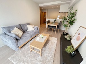 藤沢市藤沢、中古マンションの居間画像です