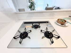 藤沢市藤沢、中古マンションのキッチン画像です