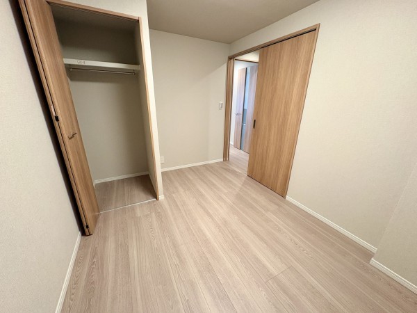 藤沢市藤沢、中古マンションの居間画像です