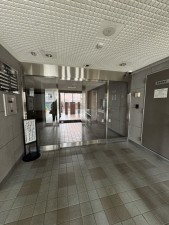 藤沢市大鋸、中古マンションのエントランス画像です