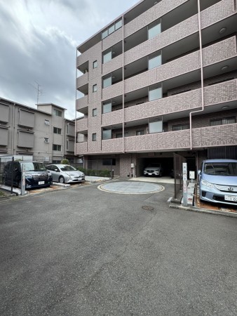 藤沢市大鋸、中古マンションの駐車場画像です