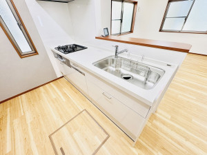 藤沢市高倉、中古一戸建てのキッチン画像です