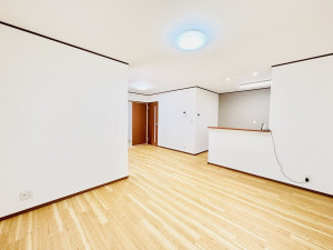 藤沢市高倉、中古一戸建ての居間画像です