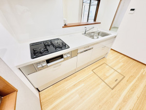 藤沢市高倉、中古一戸建てのキッチン画像です