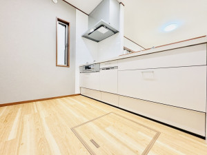 藤沢市高倉、中古一戸建てのキッチン画像です