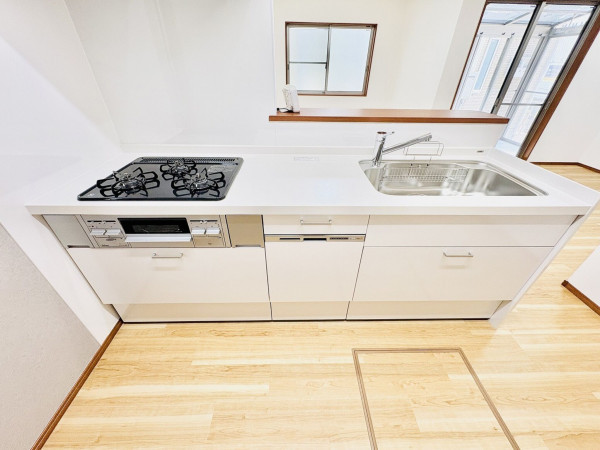藤沢市高倉、中古一戸建てのキッチン画像です