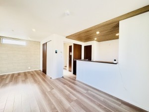 藤沢市湘南台、新築一戸建ての居間画像です