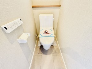 藤沢市湘南台、新築一戸建てのトイレ画像です