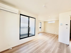 藤沢市湘南台、新築一戸建ての居間画像です