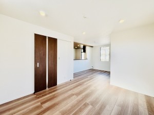 藤沢市湘南台、新築一戸建ての居間画像です