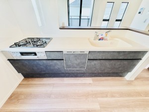 藤沢市湘南台、新築一戸建てのキッチン画像です