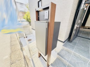 藤沢市湘南台、新築一戸建ての玄関画像です