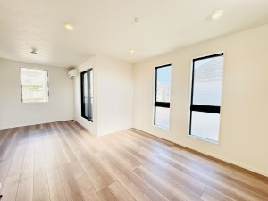 藤沢市湘南台、新築一戸建ての居間画像です