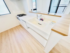 藤沢市湘南台、新築一戸建てのキッチン画像です