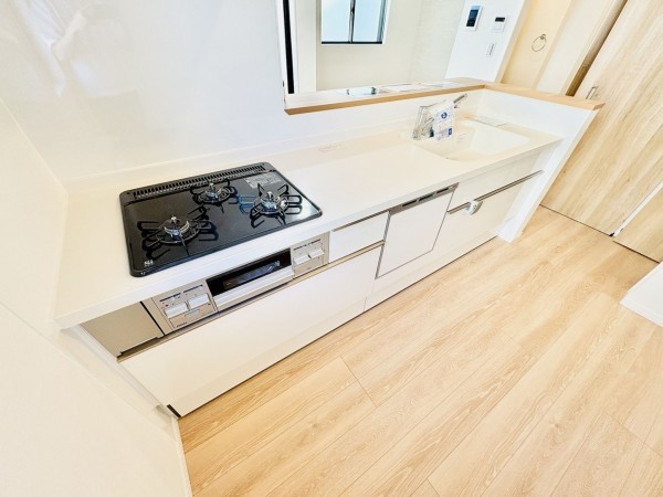 藤沢市湘南台、新築一戸建てのキッチン画像です