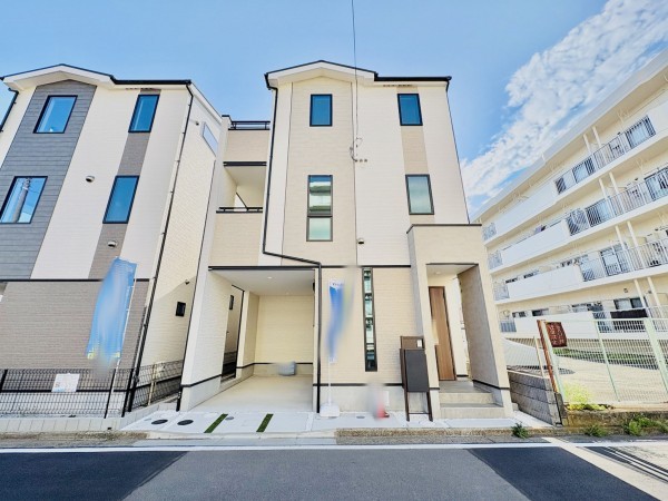 藤沢市湘南台、新築一戸建ての外観画像です