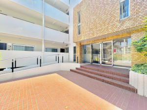 藤沢市大鋸、中古マンションのエントランス画像です