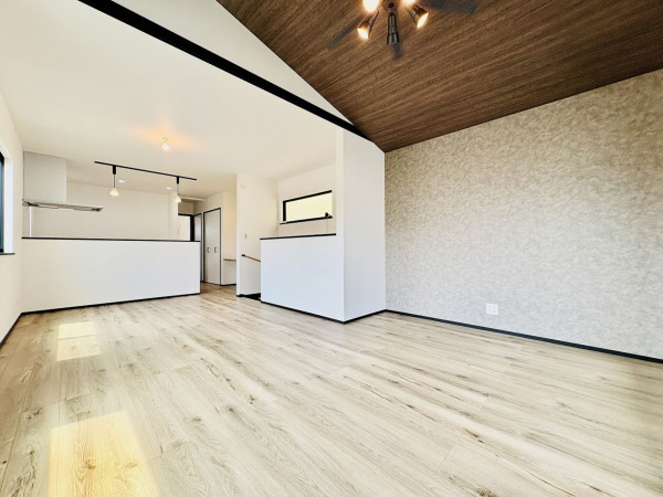 藤沢市藤が岡、新築一戸建ての居間画像です