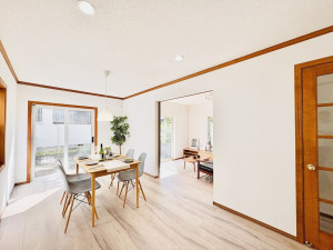 藤沢市遠藤、中古一戸建ての居間画像です