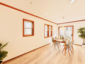 藤沢市遠藤、中古一戸建ての居間画像です