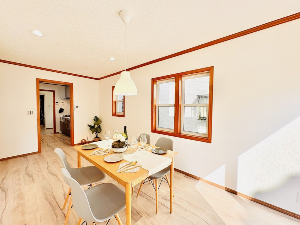 藤沢市遠藤、中古一戸建ての居間画像です