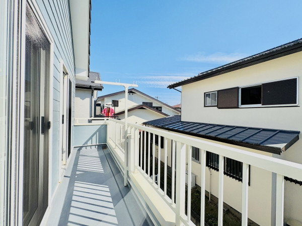 藤沢市遠藤、中古一戸建てのバルコニー画像です