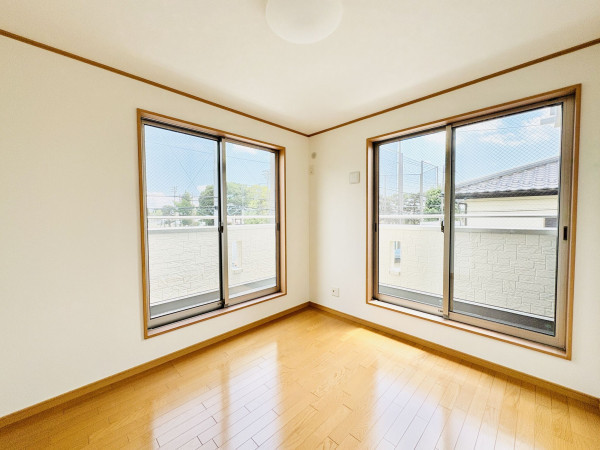 藤沢市打戻、中古一戸建ての寝室画像です