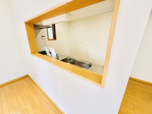藤沢市打戻、中古一戸建てのキッチン画像です